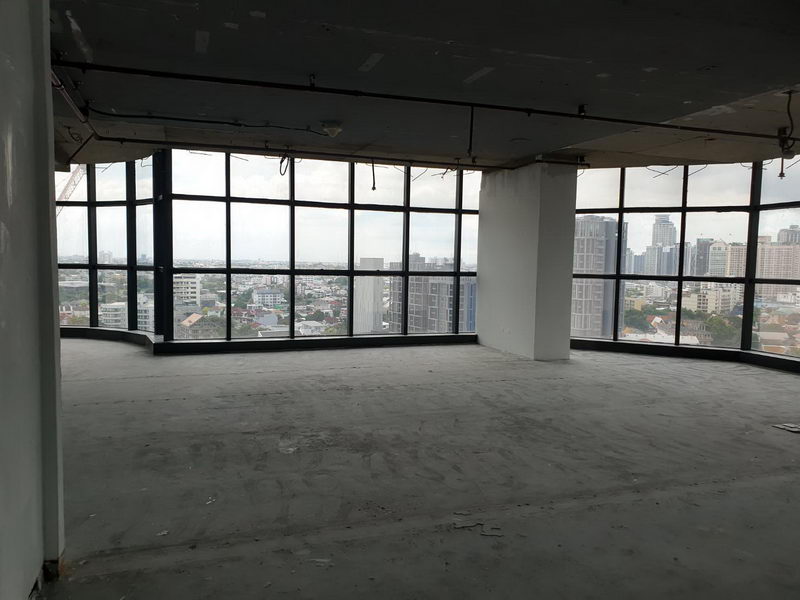ให้เช่าสำนักงานคลองเตย กล้วยน้ำไท : For Rent Office Sukhumvit 63 BTS Ekkamai Watthana BRE4353