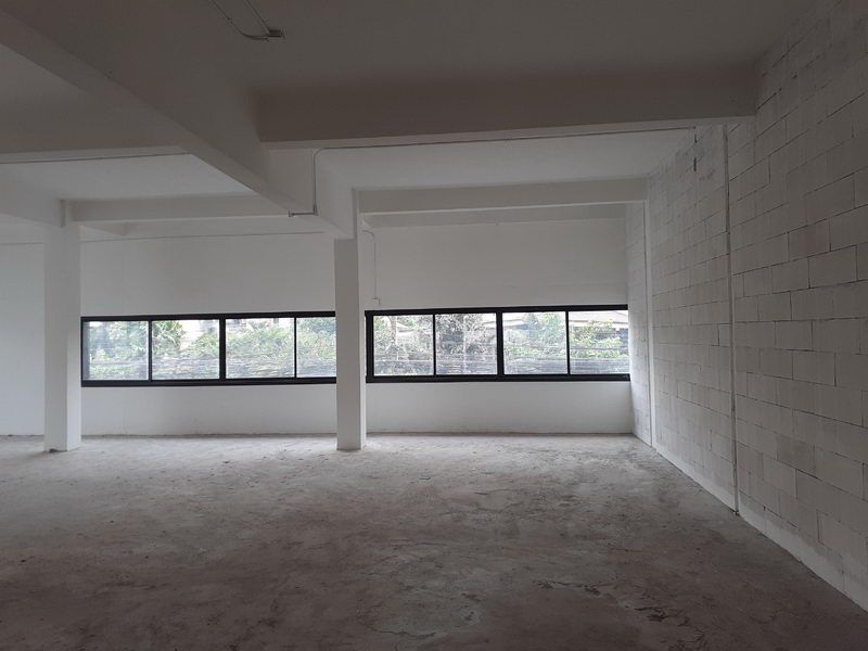 ให้เช่าสำนักงานคลองเตย กล้วยน้ำไท : For Rent Office Sukhumvit 71 BTS Phra Khanong Watthana BRE4235