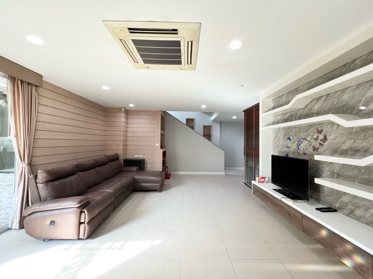 For RentHouseSapankwai,Jatujak : Single house for rent, I-NINE Phahon Yothin, near BTS Saphan Khwai 1 km, fully furnished.