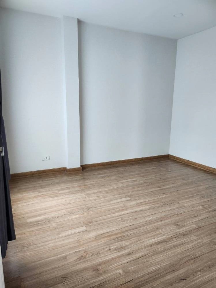 ขายบ้านปทุมธานี รังสิต ธรรมศาสตร์ : บ้านเดี่ยว เซนโทร ราชพฤกษ์-345 บางบัวทอง นนทบุรี เนื้อที่56.20 ตร.ว. 4นอน 5น้ำ 3ที่จอด