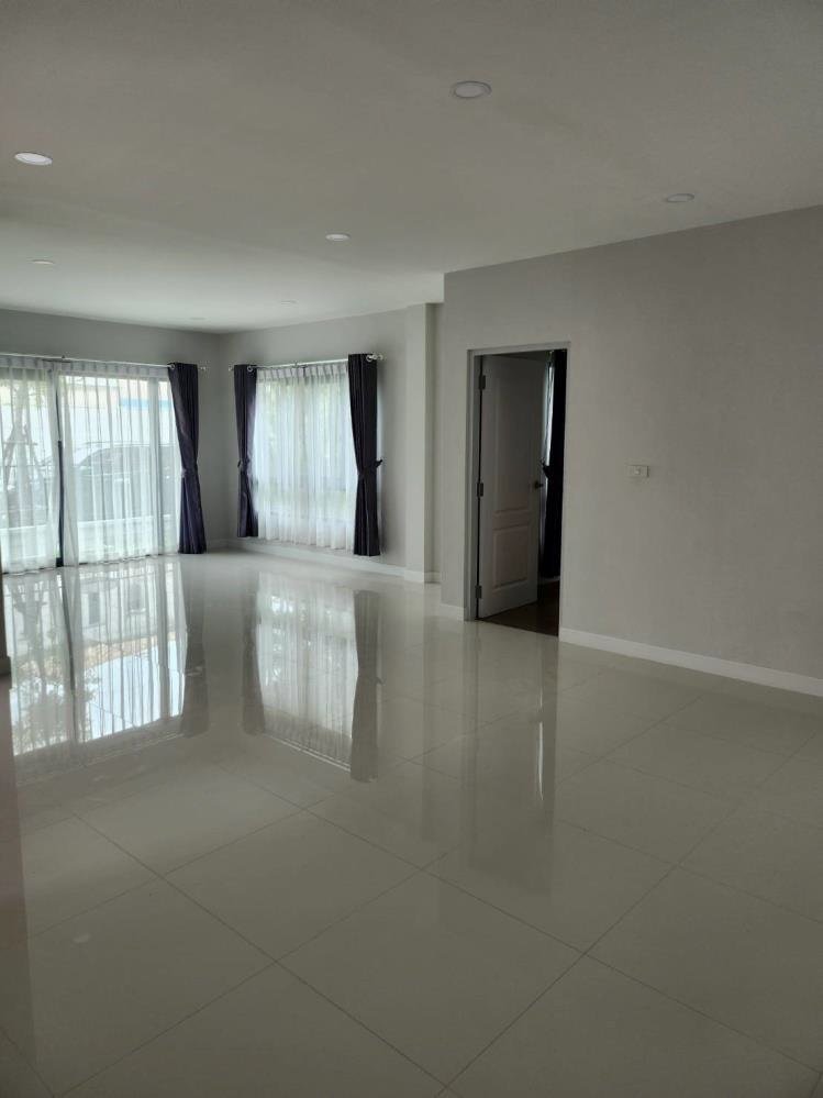 ขายบ้านปทุมธานี รังสิต ธรรมศาสตร์ : บ้านเดี่ยว เซนโทร ราชพฤกษ์-345 บางบัวทอง นนทบุรี เนื้อที่56.20 ตร.ว. 4นอน 5น้ำ 3ที่จอด