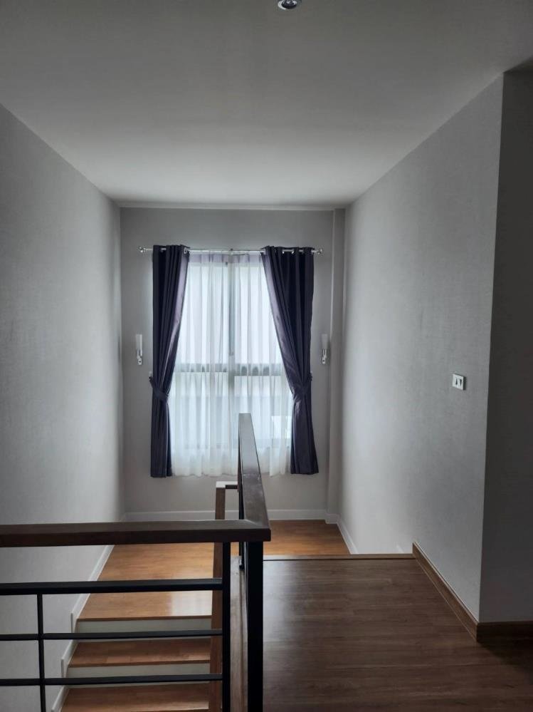 ขายบ้านปทุมธานี รังสิต ธรรมศาสตร์ : บ้านเดี่ยว เซนโทร ราชพฤกษ์-345 บางบัวทอง นนทบุรี เนื้อที่56.20 ตร.ว. 4นอน 5น้ำ 3ที่จอด