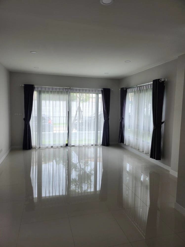 ขายบ้านปทุมธานี รังสิต ธรรมศาสตร์ : บ้านเดี่ยว เซนโทร ราชพฤกษ์-345 บางบัวทอง นนทบุรี เนื้อที่56.20 ตร.ว. 4นอน 5น้ำ 3ที่จอด