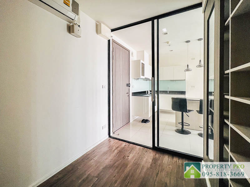 ขายคอนโดรัชดา ห้วยขวาง : ขาย คอนโด Quinn รัชดา 17 แบบ 1 ห้องนอน 52 ตรม ชั้นสูง ห้องสวย เฟอร์นิเจอร์ครบ มีเครื่องซักผ้า ใกล้ MRT สุทธิสาร รัชดาภิเษก ห้วยขวาง : SL23S-018