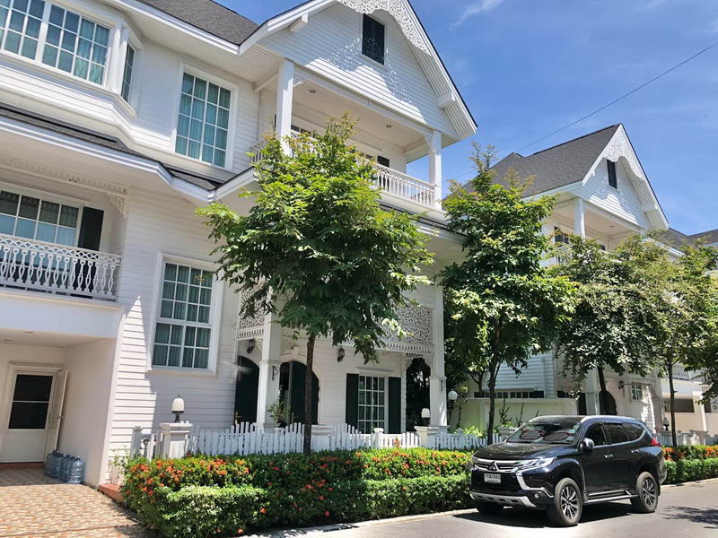 ให้เช่าทาวน์โฮมบางนา แบริ่ง ลาซาล : For Rent Single House Fantasia Villa Sukhumvit Road BTS Bearing Mueang Samut Prakan BRE8730