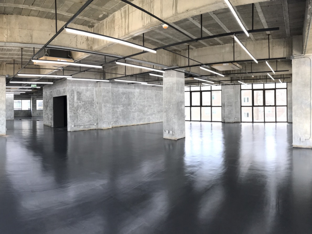 ให้เช่าสำนักงานคลองเตย กล้วยน้ำไท : For Rent Office Space Sukhumvit BTS Phrom Phong Watthana BRE11738