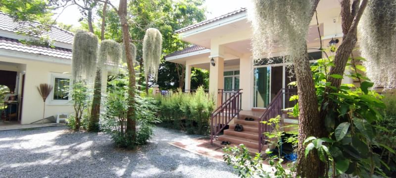 ขายที่ดินสุพรรณบุรี : ขาย บ้านพร้อมที่ดิน 5 ไร่ 35 ตารางวา ตำบล ย่านยาว อำเภอ สามชุก จังหวัด สุพรรณบุรี ติดถนน 3057  ติดแม่น้ำท่าจีน  ถมแล้ว พร้อมบ้านชั้นเดียว 3 ห้องนอน 3 ห้องน้ำ เฟอร์นิเจอร์บิ้วอิน พร้อมเครื่องใช้ไฟฟ้า ล้อมรั้วเรียบร้อย