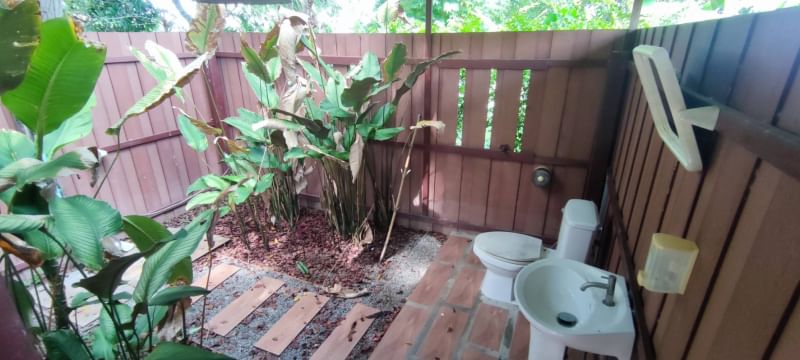 ขายที่ดินสุพรรณบุรี : ขาย บ้านพร้อมที่ดิน 5 ไร่ 35 ตารางวา ตำบล ย่านยาว อำเภอ สามชุก จังหวัด สุพรรณบุรี ติดถนน 3057  ติดแม่น้ำท่าจีน  ถมแล้ว พร้อมบ้านชั้นเดียว 3 ห้องนอน 3 ห้องน้ำ เฟอร์นิเจอร์บิ้วอิน พร้อมเครื่องใช้ไฟฟ้า ล้อมรั้วเรียบร้อย