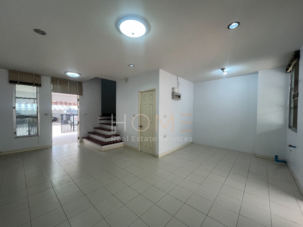 ขายทาวน์โฮมเลียบทางด่วนรามอินทรา : ทาวน์โฮม บ้านกลางเมือง ลาดพร้าว - โยธินพัฒนา / 3 ห้องนอน (ขาย), Baan Klang Muang Ladprao - Yothin Phatthana / Townhome 3 Bedrooms (FOR SALE) TPM144