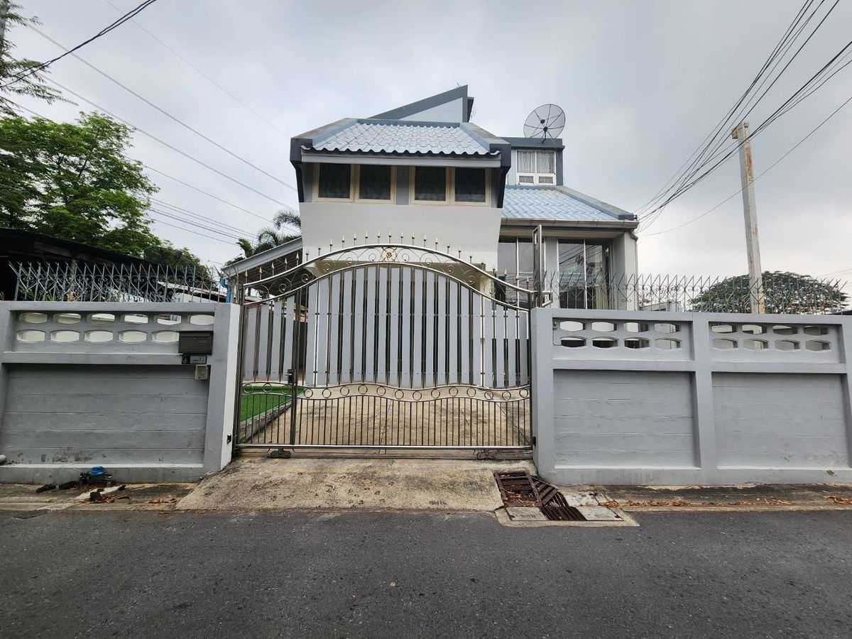 For RentHouseBang Sue, Wong Sawang, Tao Pun : Single house for rent, Wong Sawang - Prachachuen zone, near Big C Wong Sawang, only 4 minutes.