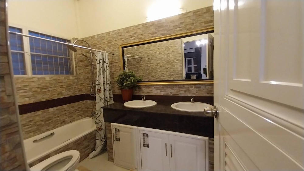 ขายบ้านอารีย์ อนุสาวรีย์ : บ้านเดี่ยว ซอยสายลม 2 ย่านอารีย์ พหลโยธิน