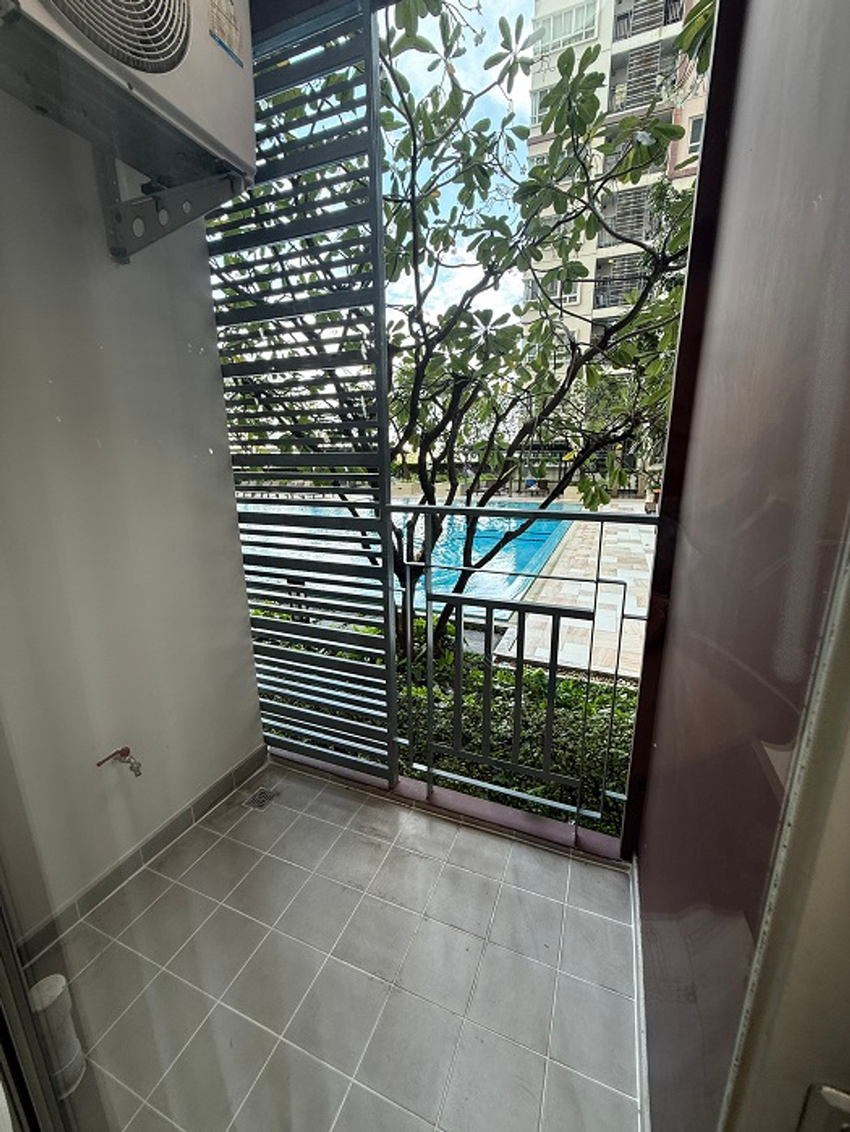 ขายคอนโดปิ่นเกล้า จรัญสนิทวงศ์ :  💖💖ขายห้องสวย  The Trust Residence Pinklao (1 Br 29 ตร.ม/1.79 ล้าน) ชั้น  5 พร้อมเฟอร์ ใกล้ห้าง, ถนนใหญ่ /สนใจสอบถามได้นะคะ Line ID = atfirm2010💖💖