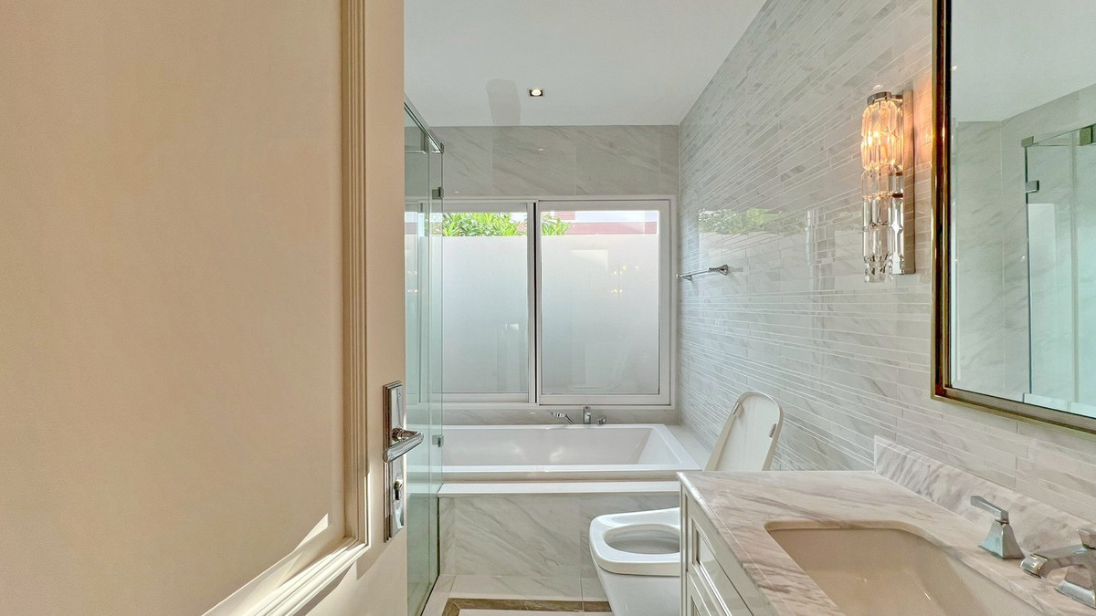 For RentHouseBangna, Bearing, Lasalle : Single houses for sale and rent Nantawan, Bangna Km.7