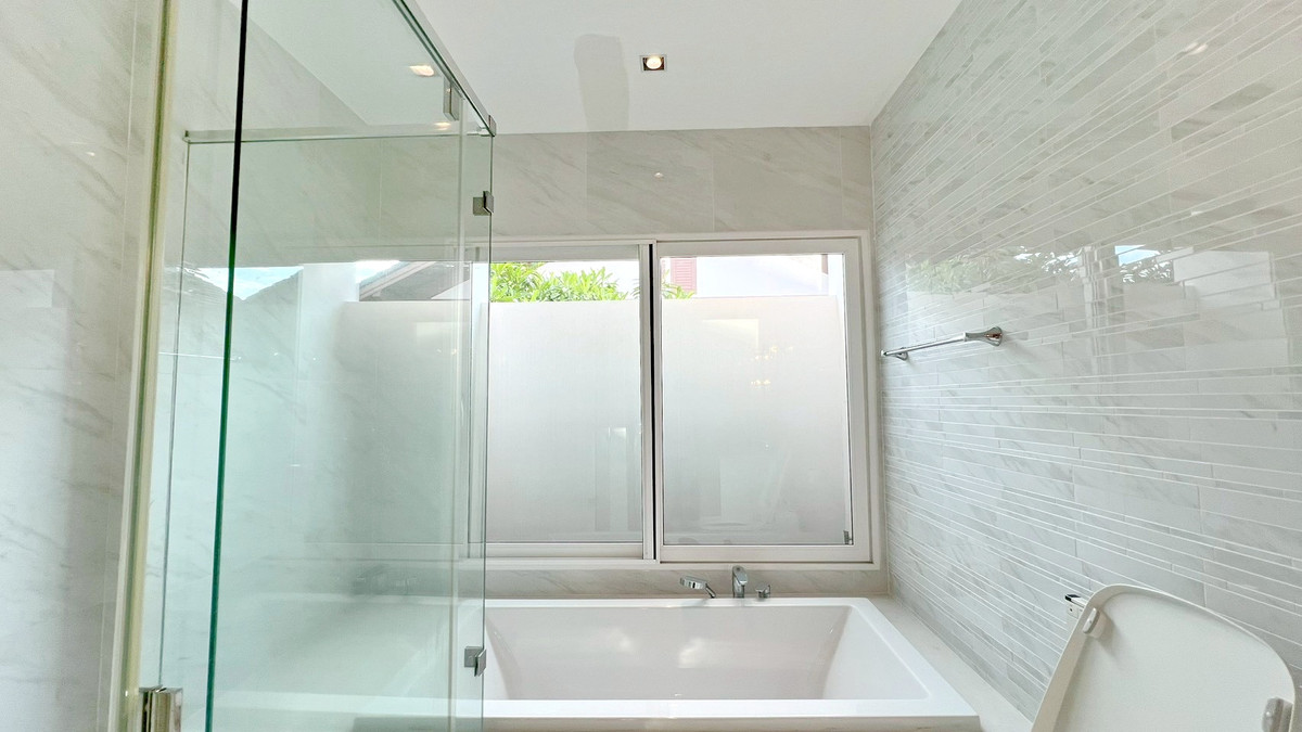 For RentHouseBangna, Bearing, Lasalle : Single houses for sale and rent Nantawan, Bangna Km.7