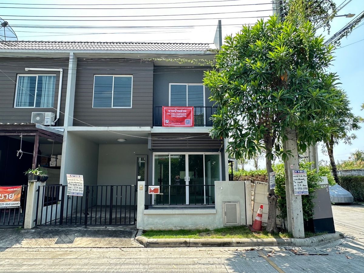 ขายทาวน์โฮมสมุทรปราการ สำโรง : ขายด่วน !!! หมู่บ้าน เดอะ คัลเลอร์ส เลชเชอร์ บางนา กม.10  หลังมุม