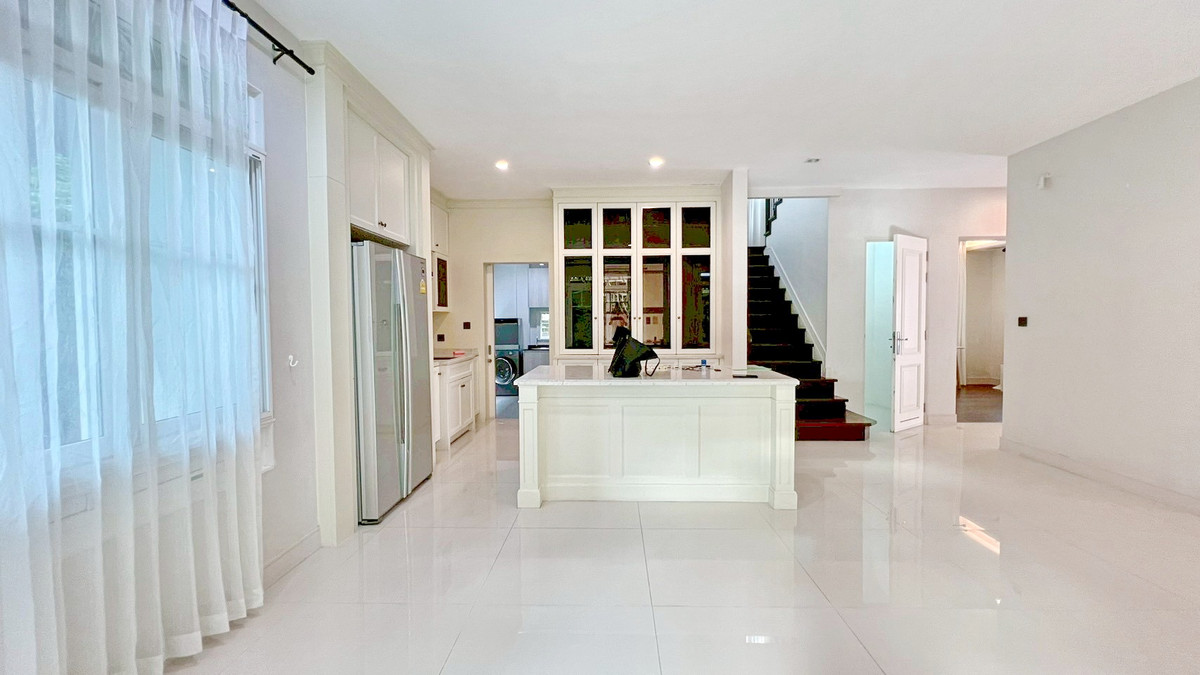 For RentHouseBangna, Bearing, Lasalle : Single houses for sale and rent Nantawan, Bangna Km.7