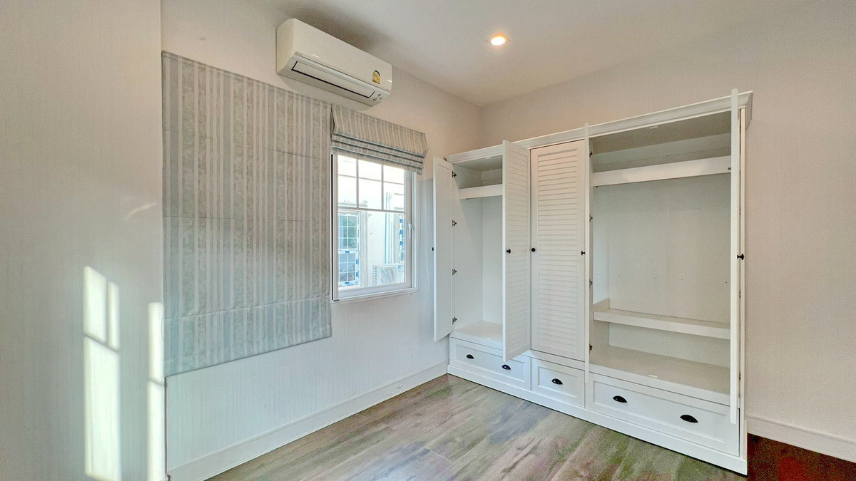 For RentHouseBangna, Bearing, Lasalle : Single houses for sale and rent Nantawan, Bangna Km.7