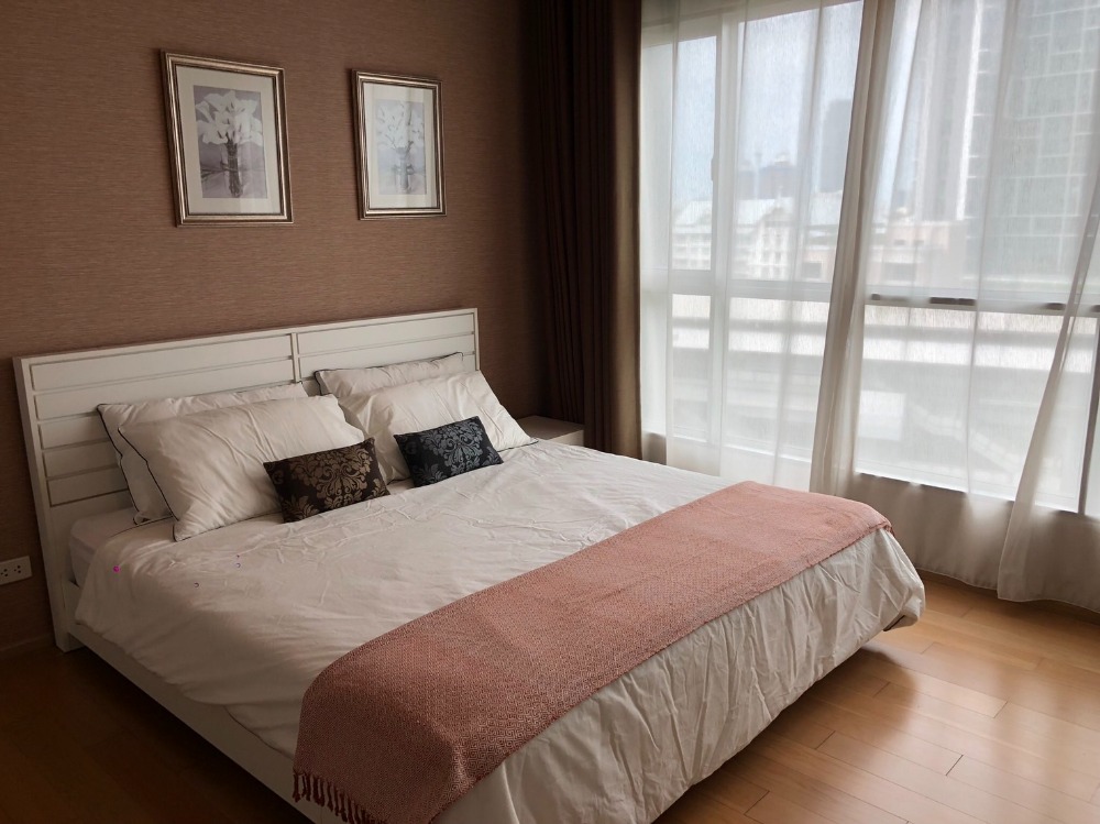 For RentCondoWongwianyai, Charoennakor : hive Sathorn, fully furnished, near BTS Krung Thonburi, 49 sq m.