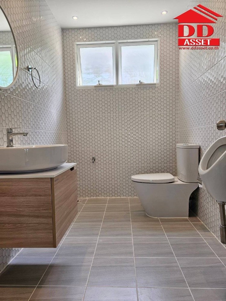 For SaleHousePathum Thani,Rangsit, Thammasat : Corner house for sale, Chaiyaphruek, Rangsit, Khlong 4, with pool, newly renovated house. Rangsit-Nakhon Nayok Rd., Thanyaburi, Pathum Thani