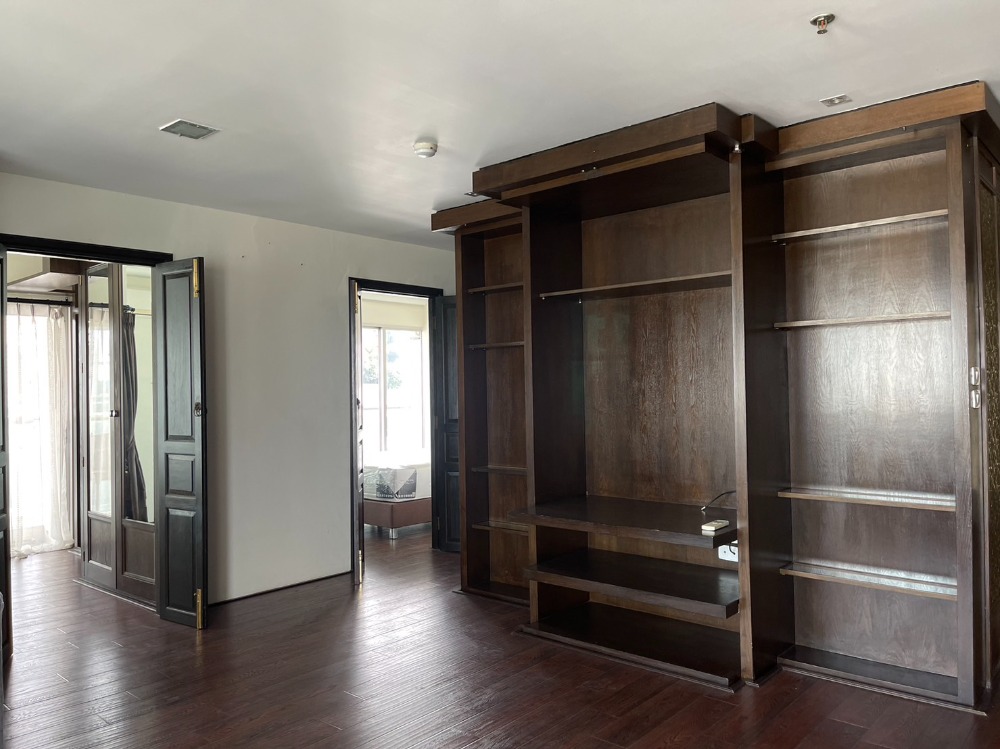 ให้เช่าคอนโดสีลม ศาลาแดง บางรัก : เช่า ห้องคอนโด สีลม สวีท (สาทร 12)