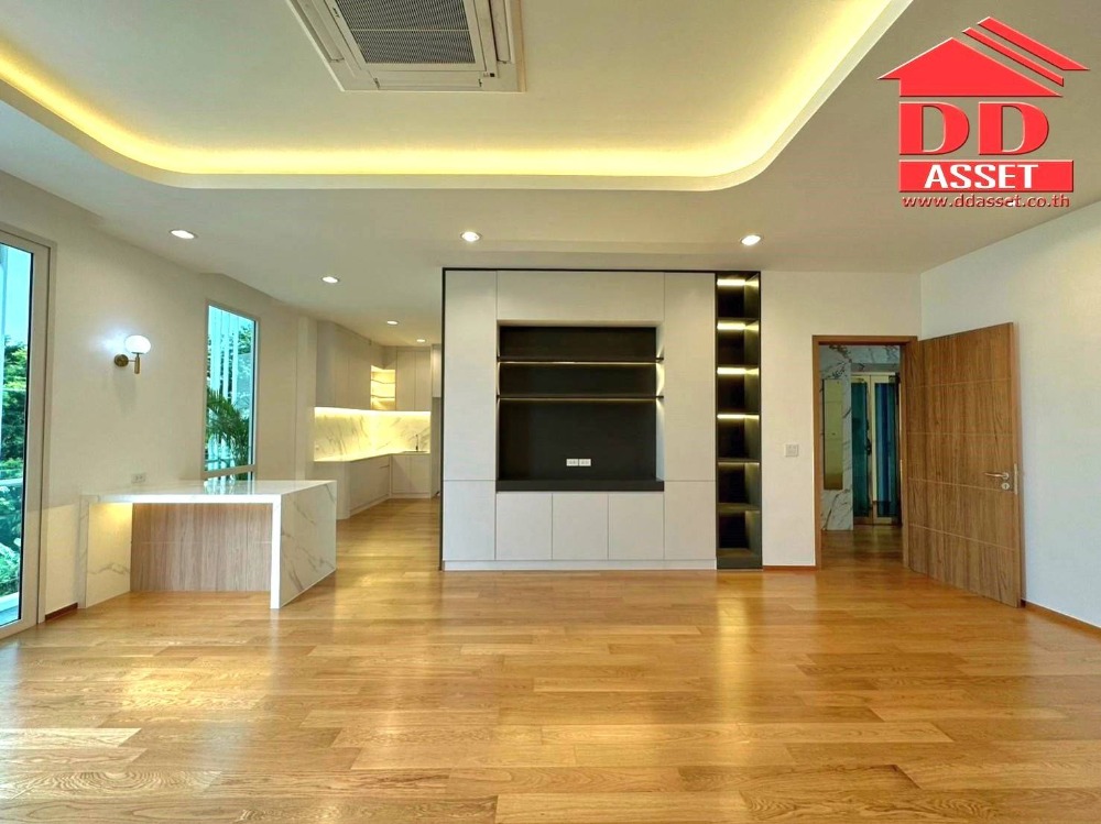 ขายบ้านพระราม 9 เพชรบุรีตัดใหม่ RCA : บ้านเดี่ยว 3 ชั้น / โฮมอ็อฟฟิศ พระราม9 เรสซิเดนซ์​ พร้อมลิฟต์