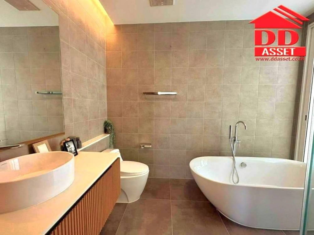 ขายบ้านพระราม 9 เพชรบุรีตัดใหม่ RCA : บ้านเดี่ยว 3 ชั้น / โฮมอ็อฟฟิศ พระราม9 เรสซิเดนซ์​ พร้อมลิฟต์