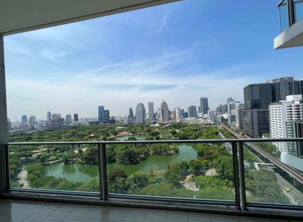 For RentCondoWitthayu, Chidlom, Langsuan, Ploenchit : For Rent :185 Rajchadamri 195 sqm 250K Project in a very good location, in the heart of Rajdamri, shady atmosphere, Unblocked view