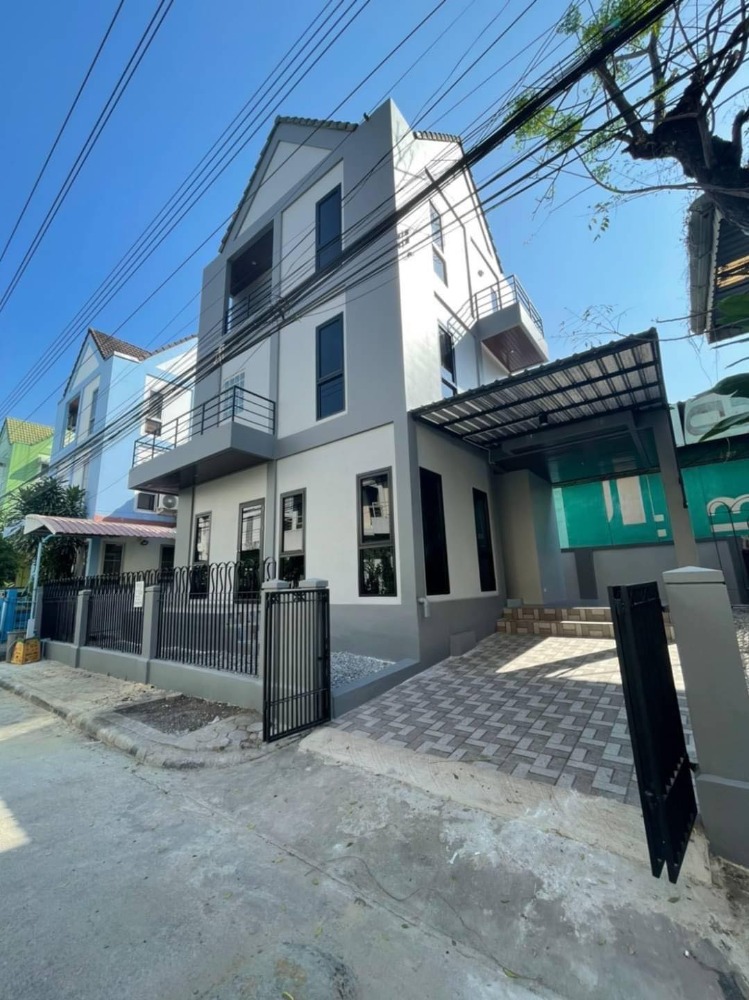 ขายทาวน์โฮมลาดกระบัง สุวรรณภูมิ : บ้านแสงอรุณ เฉลิมพระเกียรติ ร.9 / 3 ห้องนอน (ขาย), Baan Saeng Arun Chalerm Phrakiat Rama 9 / 3 Bedrooms (FOR SALE) CJ294