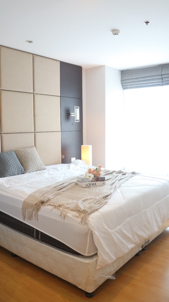 ขายคอนโดสุขุมวิท อโศก ทองหล่อ : 🏬ขายคอนโดพร้อมอยู่ใจกลางสุขุมวิท 24 ห้องใหญ่ 2 ห้องนอน 2 ห้องน้ำ 3 ระเบียง ขนาด 121 ตรม เป็นคอนโดโลว์ไรซ์ 8 ชั้น เข้าออกไปทางสุขุมวิทและพระราม4ได้