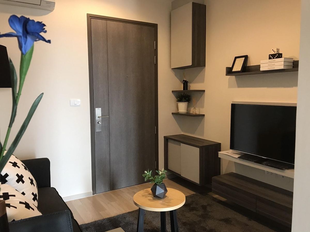 For RentCondoRatchadapisek, Huaikwang, Suttisan : 🔐#PN2401_111🔐Available for move-in in Jan. 2025 🗓️Foot Rest (32 sqm. 1 bedroom, 1 bathroom) Celine D'arc Homme Hummer