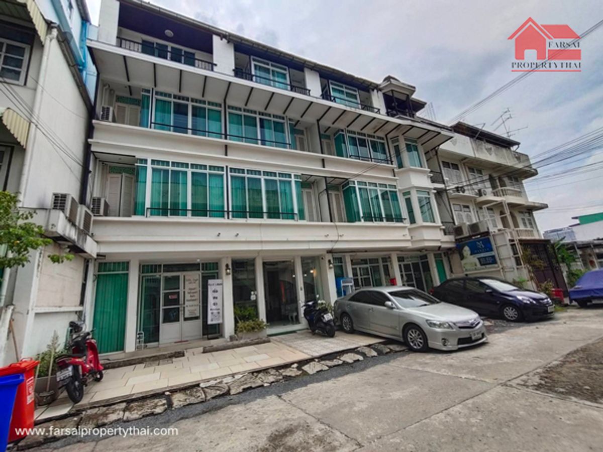 For RentHouseSapankwai,Jatujak : Rent a house townhouse 2 floors, area of ​​30 sq.w., 180 sq.m., 3 bedrooms, 2 bathrooms, 4 air conditioners, full furniture, Ratchada Road, Huai Khwang District, rental price 35,000 baht/