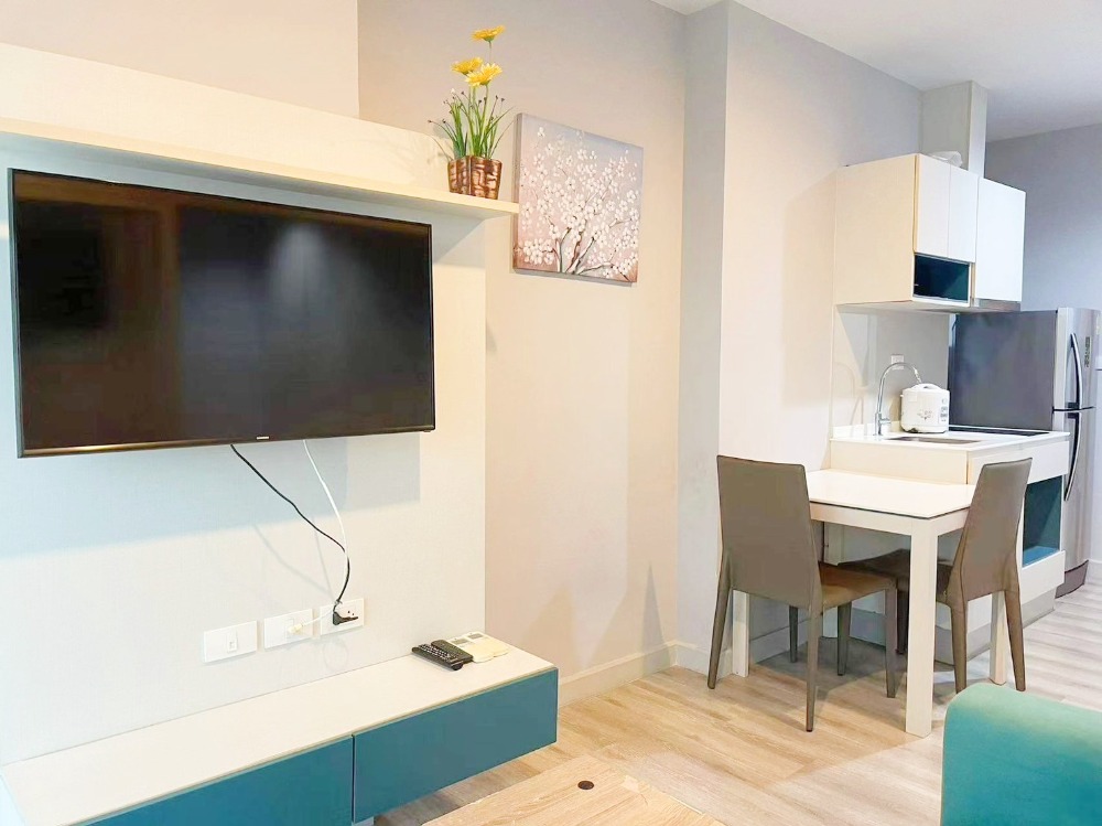 For SaleCondoPattaya, Bangsaen, Chonburi : For sale with tenant CENTRIC SEA Pattaya, 1 bedroom, 33 sqm, 32nd floor, nice and fully furnished.