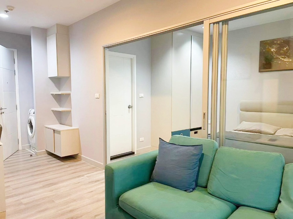 For SaleCondoPattaya, Bangsaen, Chonburi : For sale with tenant CENTRIC SEA Pattaya, 1 bedroom, 33 sqm, 32nd floor, nice and fully furnished.