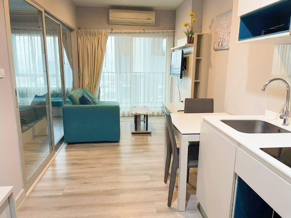 For SaleCondoPattaya, Bangsaen, Chonburi : For sale with tenant CENTRIC SEA Pattaya, 1 bedroom, 33 sqm, 32nd floor, nice and fully furnished.