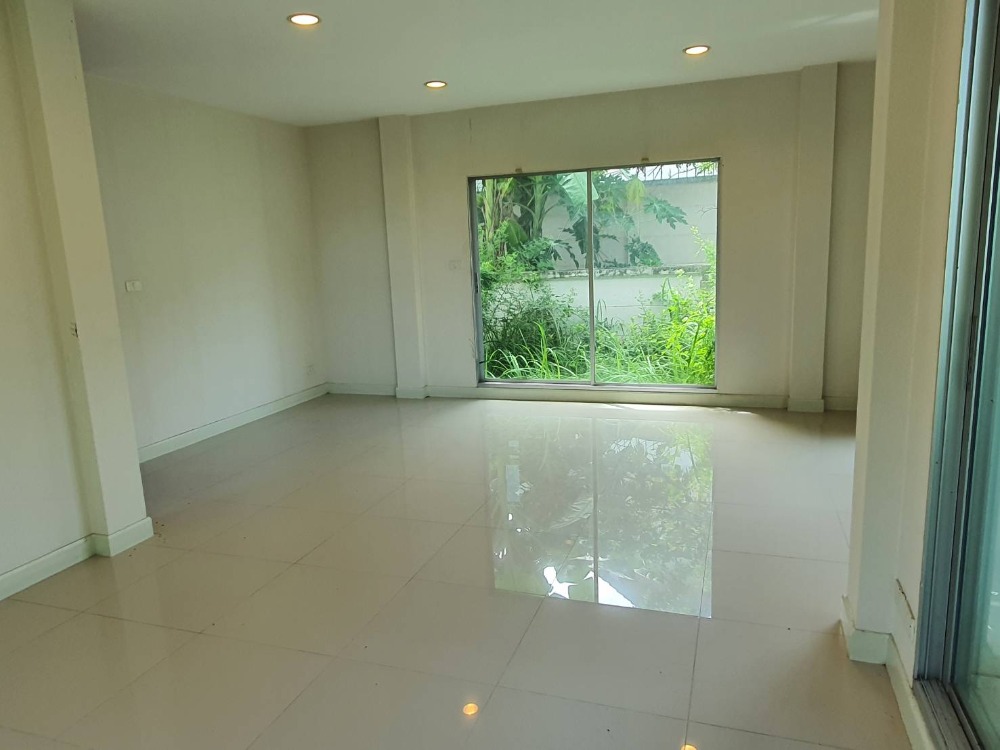 ขายบ้านนวมินทร์ รามอินทรา : ขายบ้านเดี่ยว 2 ชั้น ไม่เคยอยู่ไลฟ์บางกอกบูเลอวาร์ด รามอินทรา 105 ติดถนนใหญ่ 72 ตรว ใกล้สวนสยาม แฟชั่นไอซ์แลนด์