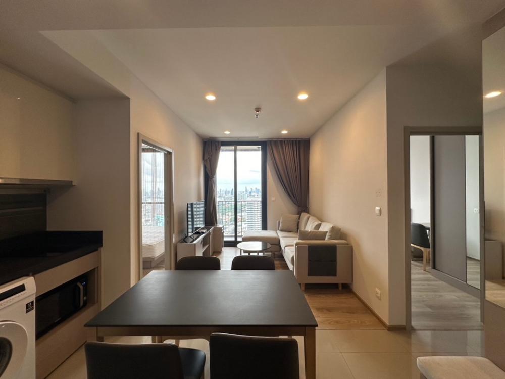 ให้เช่าคอนโดสุขุมวิท อโศก ทองหล่อ : 🏢Oka haus 🛏️ห้องสวย ✨มีหลายห้อง🌐 ทำเลดี📍ชั้นสูง 🌤️วิวสวย 🛋️เฟอร์นิเจอร์ 📺เครื่องใช้ไฟฟ้าครบ (ราคาพิเศษ)