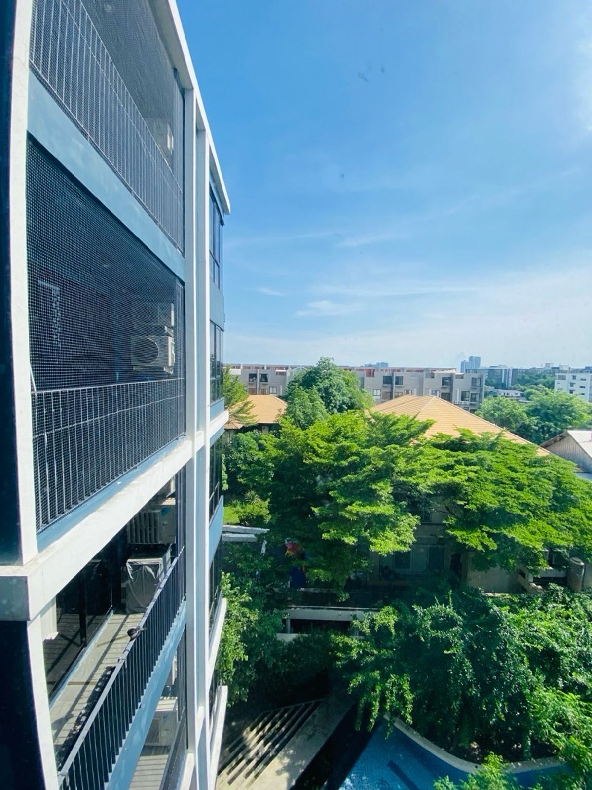 ขายคอนโดบางนา แบริ่ง ลาซาล : เวรี่ลาซาล ขายคอนโด  64 ตรม. ที่จอดรถฟิค Very Lasalle Condo – 2 ห้องนอน 2 ห้องน้ำ ขนาดใหญ่