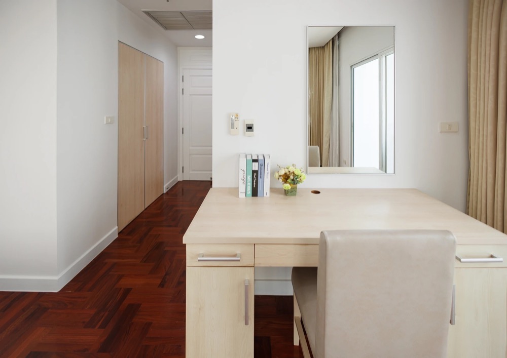 For RentCondoSukhumvit, Asoke, Thonglor : For rent, 3 bedrooms, near BTS Phrom Phong