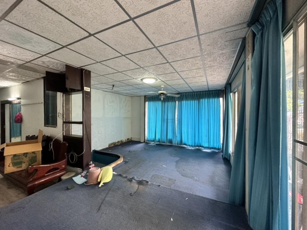 ขายบ้านอ่อนนุช อุดมสุข : ขายบ้านเก่าต้องปรับปรุงพร้อมที่ดินขนาด 97 ตรว ที่ดินเป็นสี่เหลี่ยมผืนผ้าสวย อยู่ในซอยเงียบสงบ เพื่อนบ้านดี