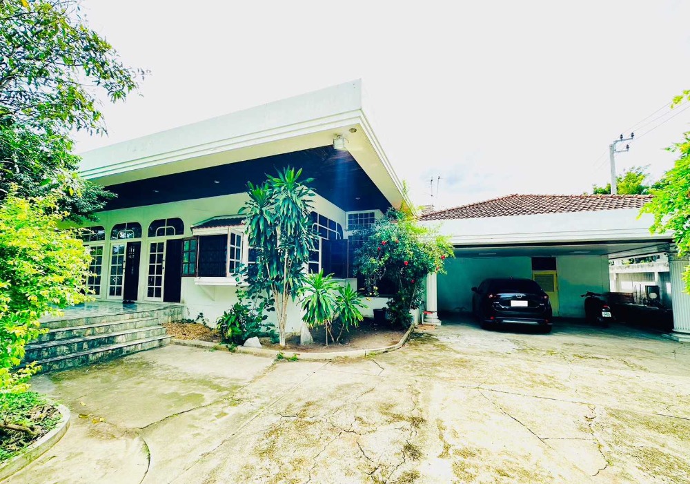 ขายบ้านพัฒนาการ ศรีนครินทร์ : L080091 ขายบ้านเดี่ยว หมู่บ้านเสรีวิลล่า ถนนศรีนครินทร์ ขนาด 1 ไร่ 64 ตารางวา 4 ห้องนอน 4 ห้องน้ำ