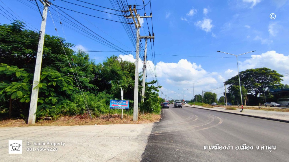 For SaleLandLamphun : Land for sale near Lamphun Hospital intersection, 15-1-31.4 rai, on main road, Highway 1136