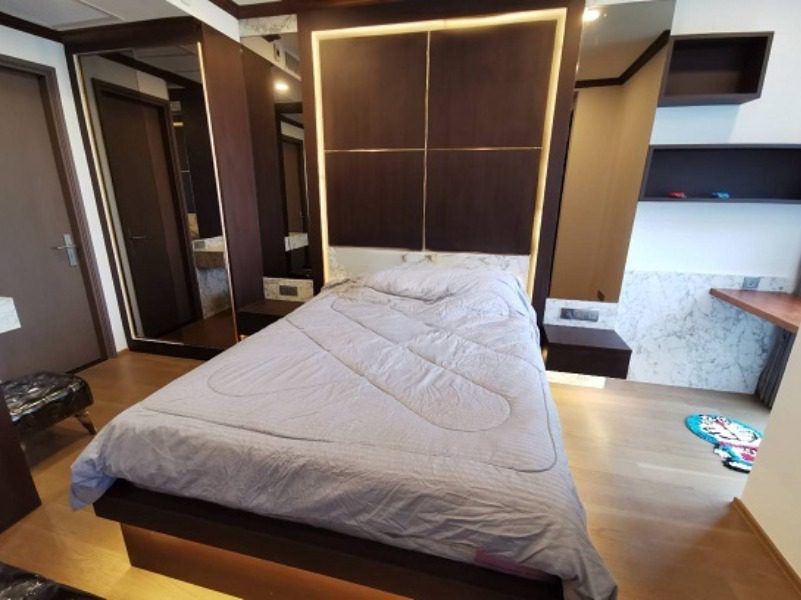 ให้เช่าคอนโดสยาม จุฬา สามย่าน : Ashton Chula - Silom【𝐑𝐄𝐍𝐓】🔥 ห้องโมเดิร์น พื้นที่ส่วนกลางวิวแบบพาราโนมา ติดกับMRTสามย่าน   🔥 ติดต่อไลน์ไอดี: @hacondo