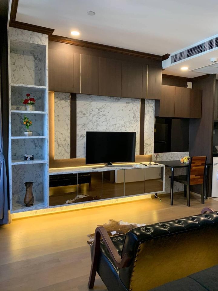 ให้เช่าคอนโดสยาม จุฬา สามย่าน : Ashton Chula - Silom【𝐑𝐄𝐍𝐓】🔥 ห้องโมเดิร์น พื้นที่ส่วนกลางวิวแบบพาราโนมา ติดกับMRTสามย่าน   🔥 ติดต่อไลน์ไอดี: @hacondo