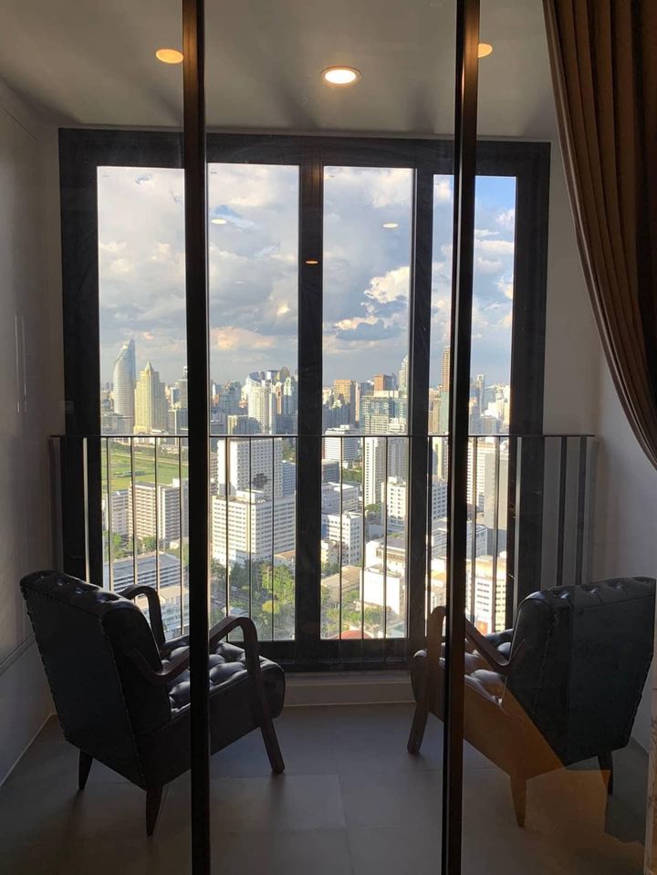 ให้เช่าคอนโดสยาม จุฬา สามย่าน : Ashton Chula - Silom【𝐑𝐄𝐍𝐓】🔥 ห้องโมเดิร์น พื้นที่ส่วนกลางวิวแบบพาราโนมา ติดกับMRTสามย่าน   🔥 ติดต่อไลน์ไอดี: @hacondo