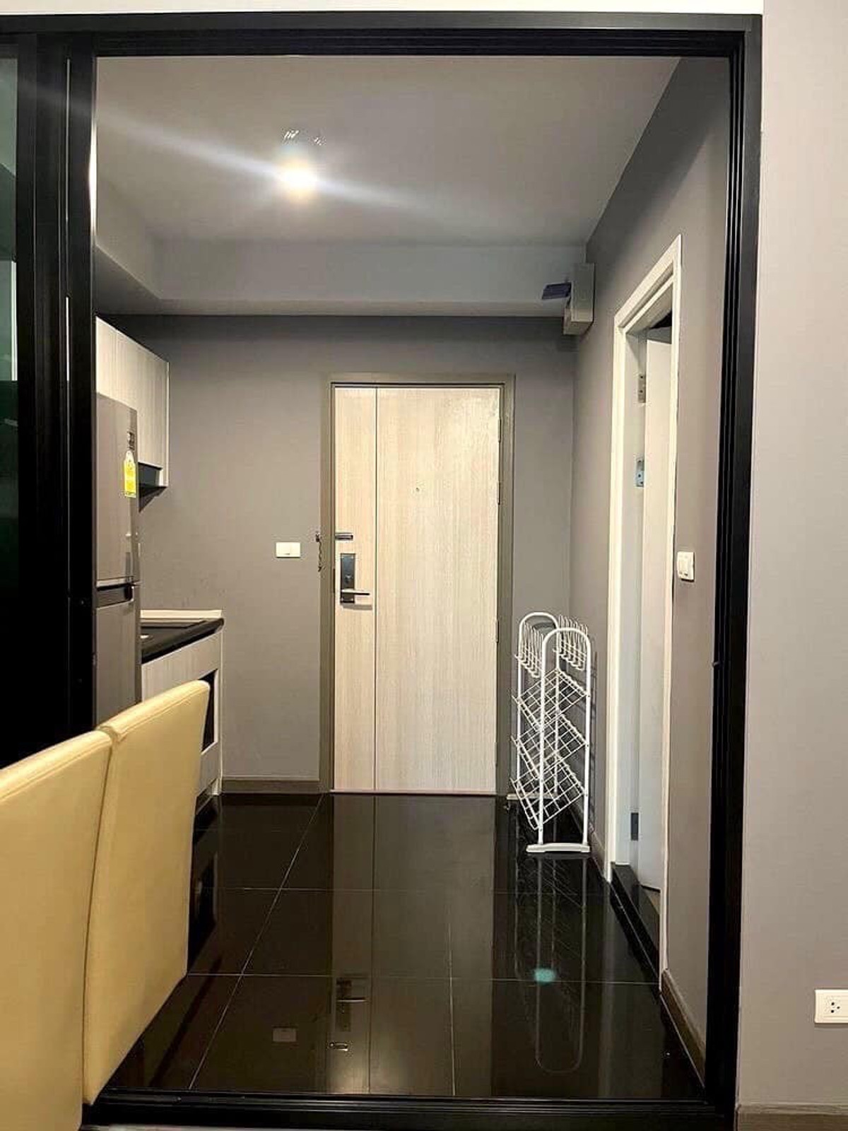 ให้เช่าคอนโดสะพานควาย จตุจักร : ★ Estabe Phaholyothin 18★ 25 ตรม.,ชั้น 2 (1 ห้องนอน 1 ห้องน้ำ), ★ใกล้รถไฟฟ้า MRT จตุจักร และ MRT หมอชิต ใกล้ Central ลาดพร้าว ★ สิ่งอำนวยความสะดวกมากมาย★ เครื่องใช้ไฟฟ้าครบครัน★