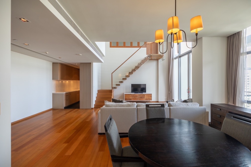 ให้เช่าคอนโดสาทร นราธิวาส : 🔥🔥 For Rent : 𝐒𝐮𝐤𝐡𝐨𝐭𝐡𝐚𝐢 𝐑𝐞𝐬𝐢𝐝𝐞𝐧𝐜𝐞 𝐒𝐚𝐭𝐡𝐨𝐫𝐧 1Bed 2Bath 139 sqm. Tel. 0959415999