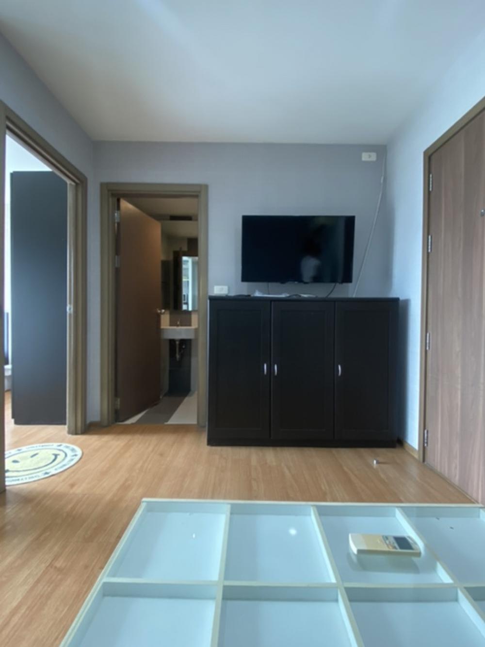 For RentCondoOnnut, Udomsuk : the base 77 B building  30sqm with nice view &high floor ! (New renovations)