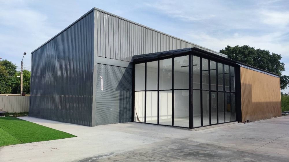 ให้เช่าโชว์รูมบางนา แบริ่ง ลาซาล : โชว์รูม modernสวย สร้างใหม่พร้อมเข้าใช้ ริมถนนบางนาตราด ตรงข้ามเมกะบางนา พื้นที่300ตร.ม. By SHOW24