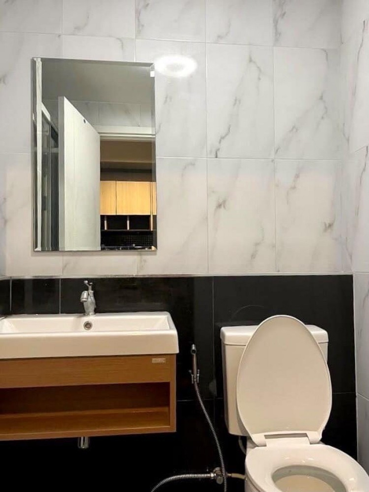 ให้เช่าคอนโดสะพานควาย จตุจักร : ★ Estabe Phaholyothin 18★ 25 ตรม.,ชั้น 2 (1 ห้องนอน 1 ห้องน้ำ), ★ใกล้รถไฟฟ้า MRT จตุจักร และ MRT หมอชิต ใกล้ Central ลาดพร้าว ★ สิ่งอำนวยความสะดวกมากมาย★ เครื่องใช้ไฟฟ้าครบครัน★