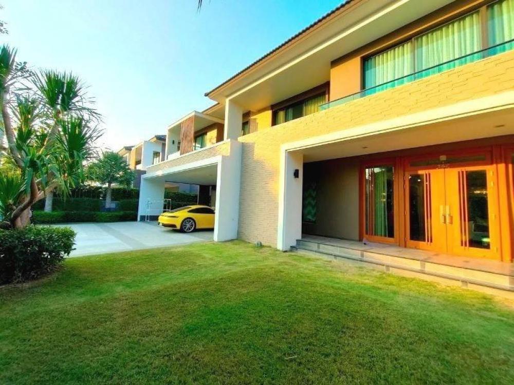 For RentHouseBangna, Bearing, Lasalle : Pool Villa For Rent near Mega Bangna 
Tel: 083-966-3665